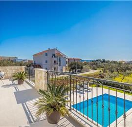 3 bedroom villa with pool, near Zadar, sleeps 8